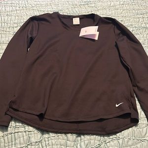 NWT Women's Long-Sleeve Top sz Large
Nike Therma-FIT One